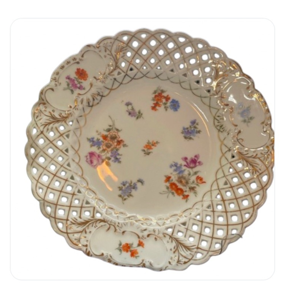 Schumann Bavaria Germany  DRESDEN FLOWERS RETICULATED LARGE PLATE 11 Inches